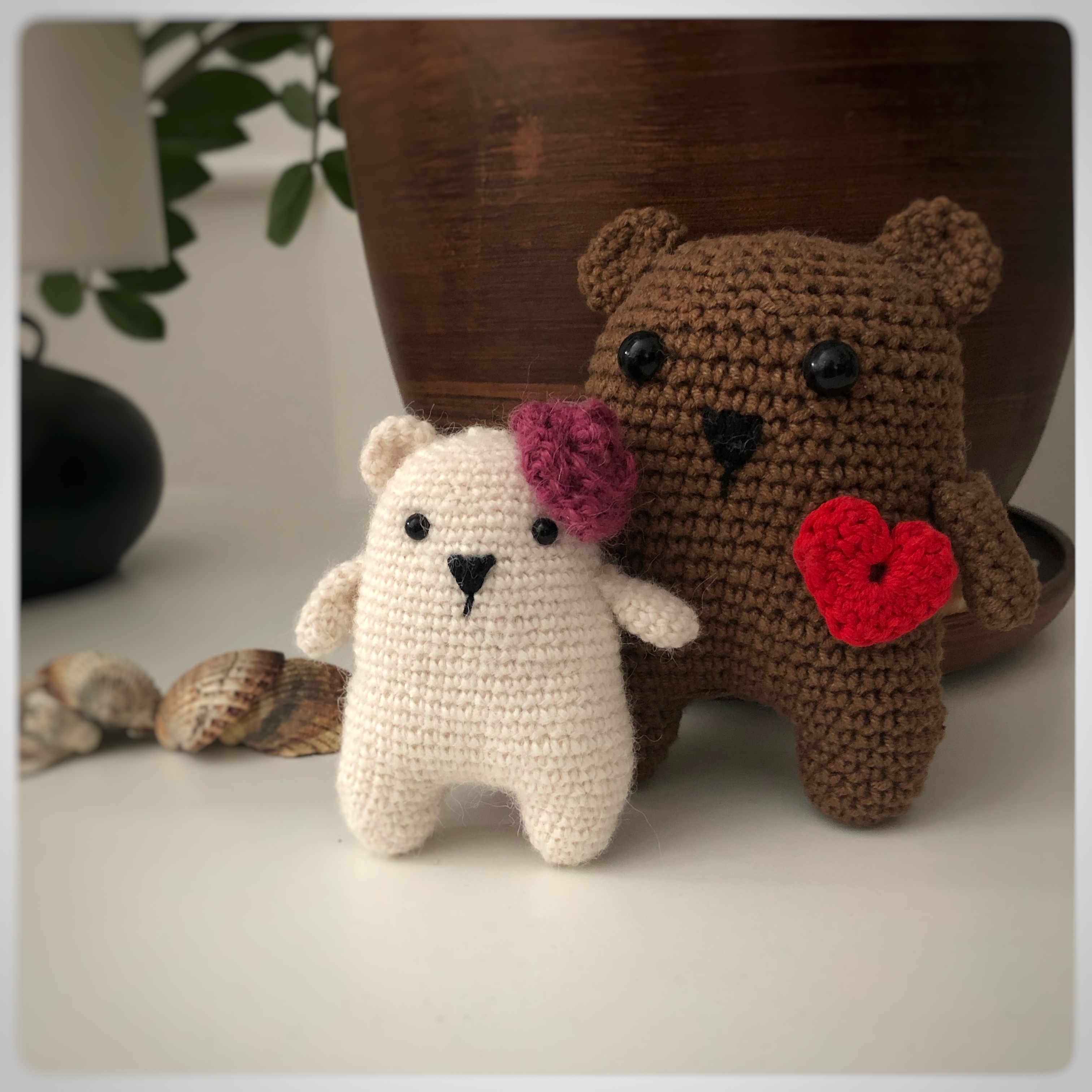 Picture of Bruno and Bianca (two crochet bears)